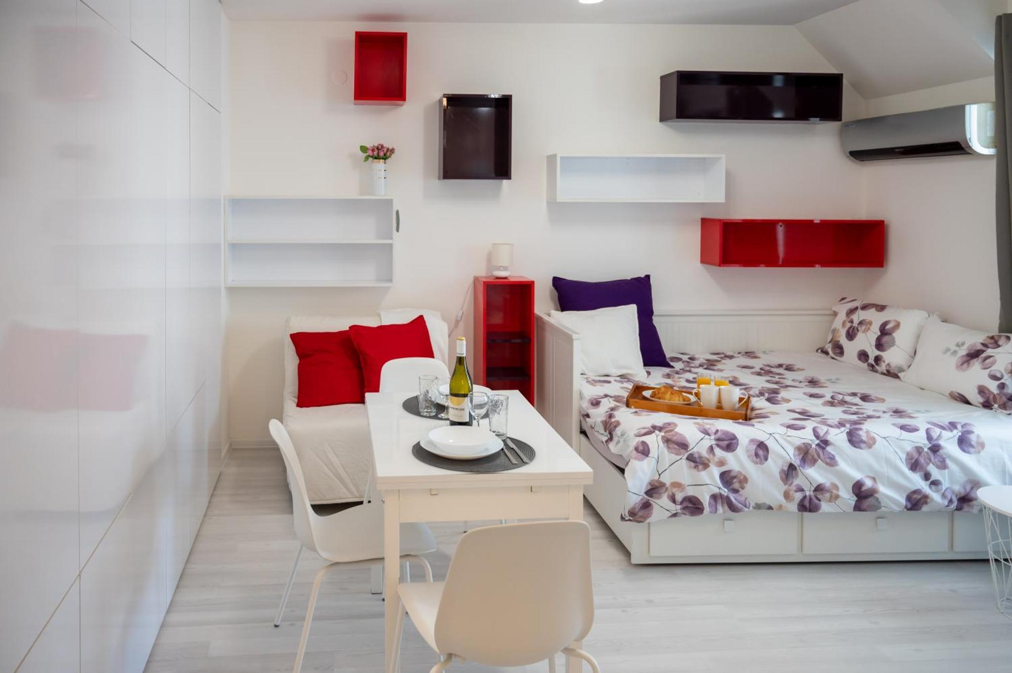 Appartement Colorful Studio With Balcony - Free Parking à Sofia Extérieur photo